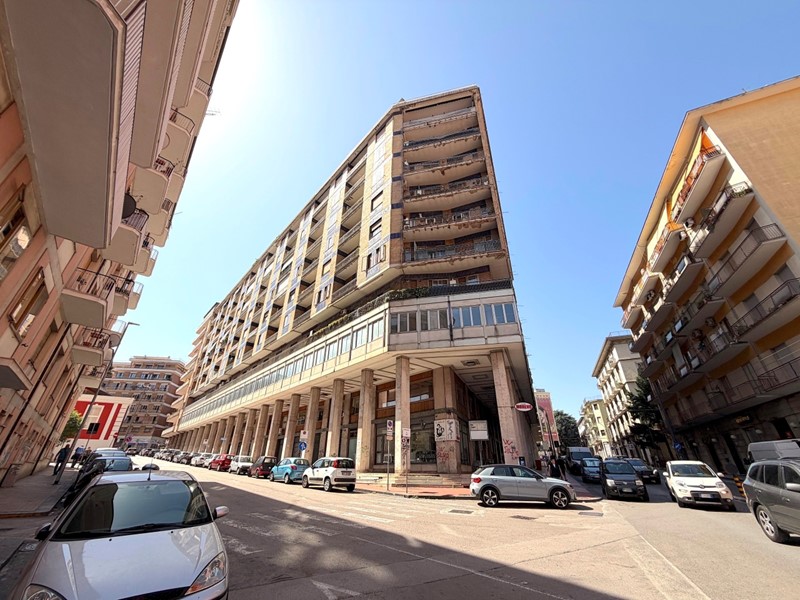 Appartamento in Vendita a Avellino, 250'000&euro;, 215 m²