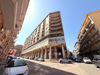 Appartamento in Vendita a Avellino, 250'000&euro;, 215 m²