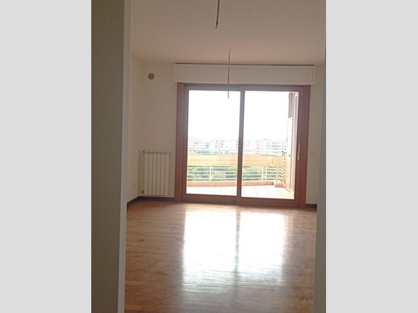 Trilocale in Vendita a Aprilia, 183'000&euro;, 73 m²