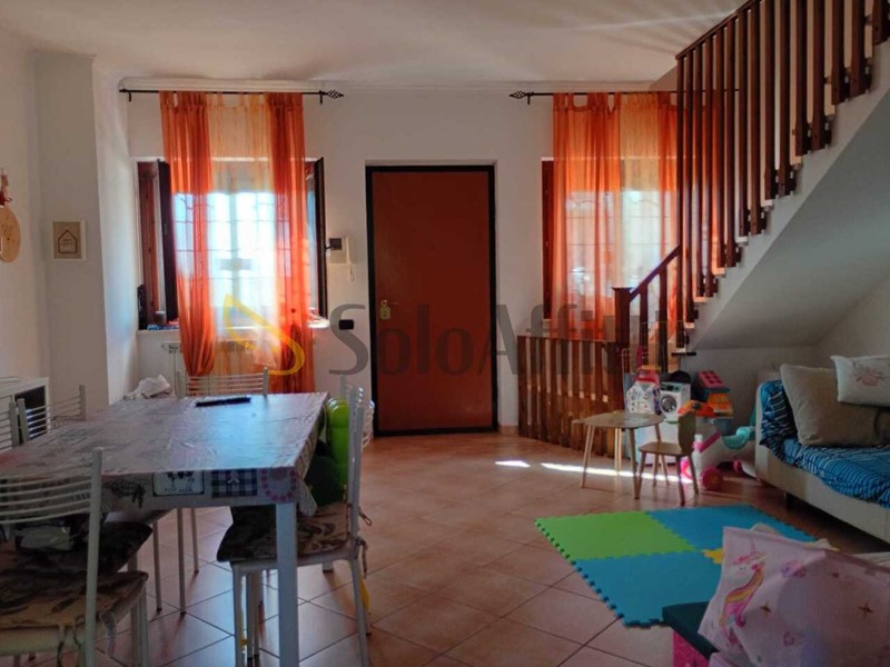 Quadrilocale in Affitto a Fonte Nuova, zona Santa Lucia, 750&euro;, 65 m²