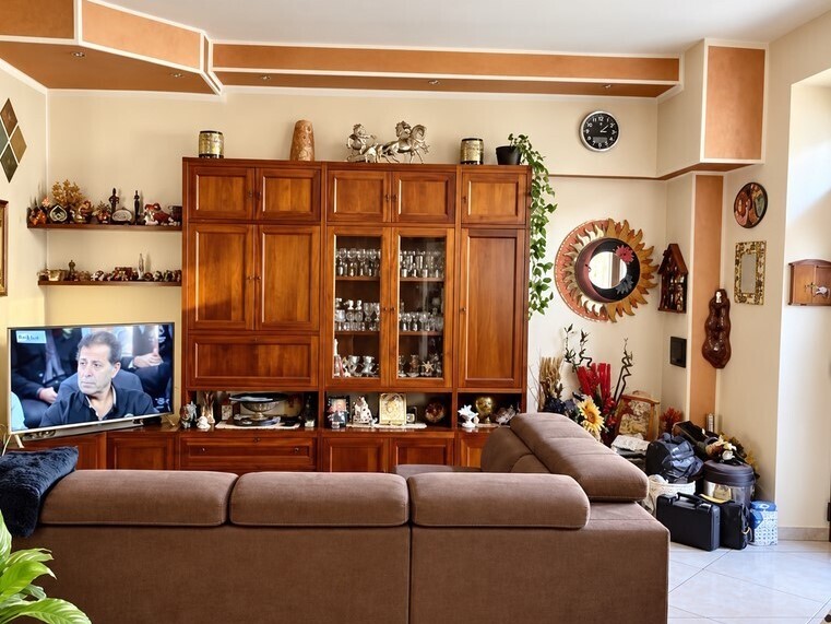 Appartamento in Vendita a Torino, 153'750&euro;, 115 m²
