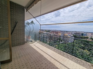 Appartamento in Vendita a Lecce, zona San Lazzaro via Capitano Ritucci, 350'000&euro;, 200 m²