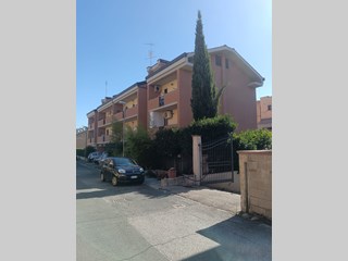 Monolocale in Vendita a Castel Gandolfo, zona PAVONA LAGHETTO, 95'000&euro;, 42 m²
