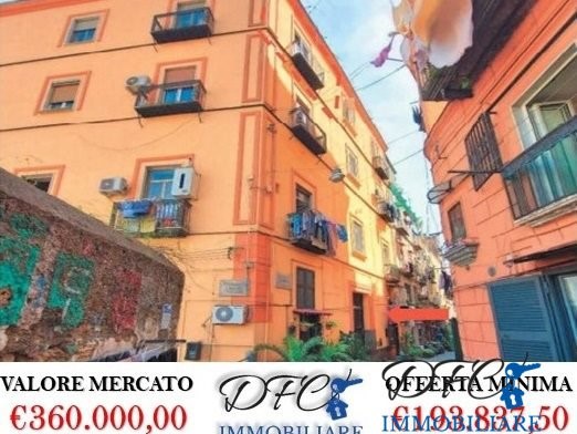 Quadrilocale in Vendita a Napoli, 193'837&euro;, 150 m²