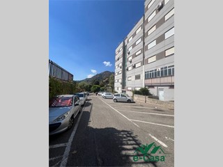 Appartamento in Vendita a Messina, 80'000&euro;, 102 m²
