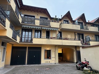Quadrilocale in Vendita a Bovisio Masciago, 90'000&euro;, 67 m²