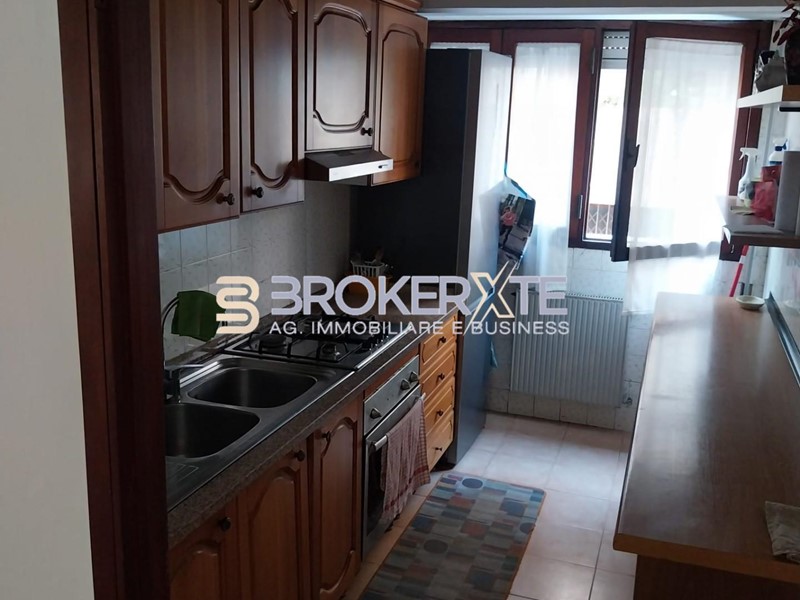 Appartamento in Vendita a Carrara, zona Marina di Carrara, 210'000&euro;, 106 m², arredato