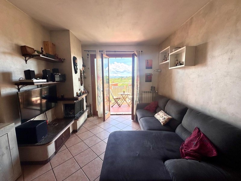 Quadrilocale in Vendita a Monteriggioni, zona San Martino, 265'000&euro;, 94 m², arredato, con Box