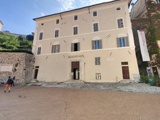 Trilocale in Vendita a Cerreto di Spoleto, 15'800&euro;, 