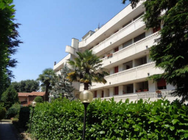 Appartamento in Vendita a Busto Arsizio, 18'750&euro;, 75 m², con Box