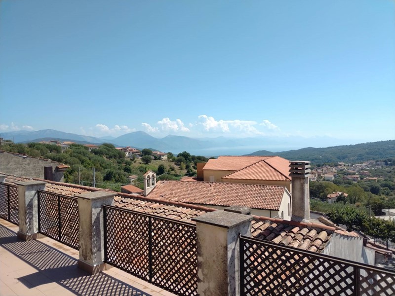 Appartamento in Vendita a Roccagloriosa, 290'000&euro;, 500 m²