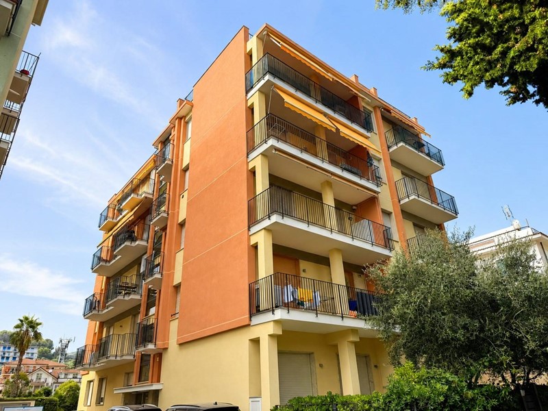 Trilocale in Vendita a San Bartolomeo al Mare, 345'000&euro;, 64 m²