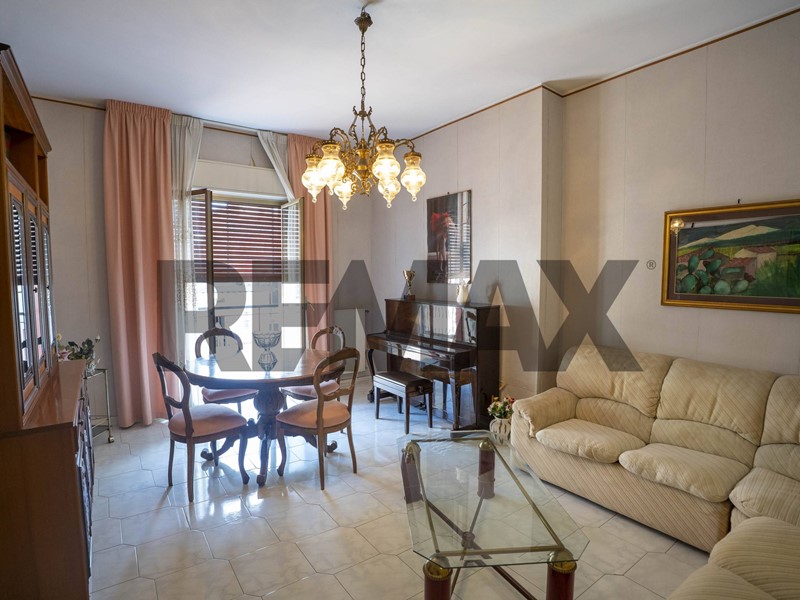 Quadrilocale in Vendita a Catania, 195'000&euro;, 138 m²