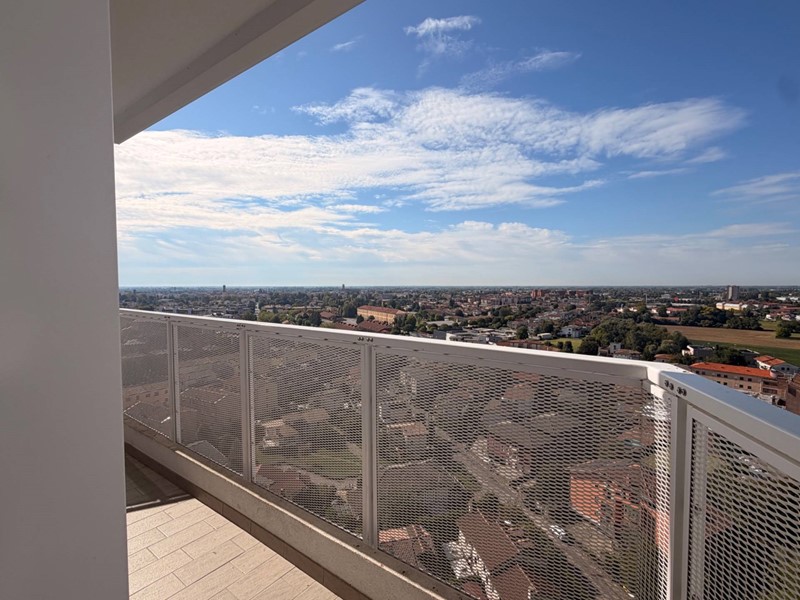 Appartamento in Vendita a Treviso, 130'000&euro;, 147 m²