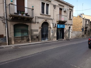 Bilocale in Vendita a Caltagirone, 30'000&euro;, 100 m²