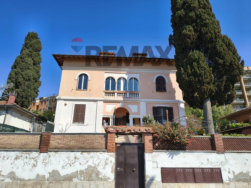 Quadrilocale in Vendita a Roma, 329'000&euro;, 140 m²