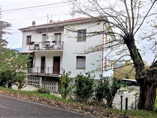 Appartamento in Vendita a Spigno Monferrato, 58'000&euro;, 130 m²