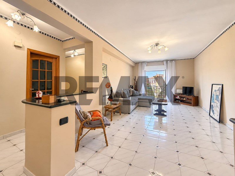 Appartamento in Vendita a Fiumefreddo di Sicilia, 109'000&euro;, 120 m²