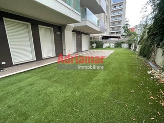 Appartamento in Vendita a Pesaro, 700'000&euro;, 180 m²
