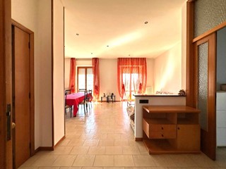 Trilocale in Vendita a Porto San Giorgio, 173'000&euro;, 106 m²