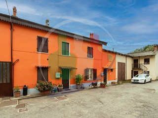 Appartamento in Vendita a Luserna San Giovanni, 89'000&euro;, 194 m²