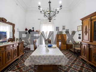 Trilocale in Vendita a Catania, 63'000&euro;, 85 m²