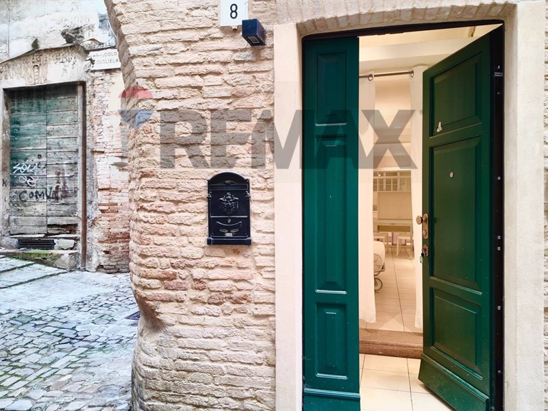 Bilocale in Vendita a Jesi, 99'000&euro;, 90 m²