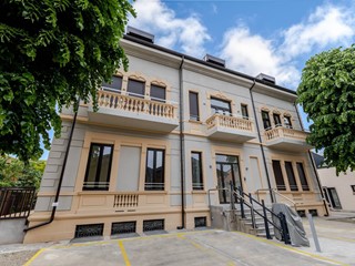 Bilocale in Vendita a Milano, 330'000&euro;, 68 m²