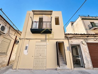 Bilocale in Vendita a Palermo, 88'000&euro;, 82 m²