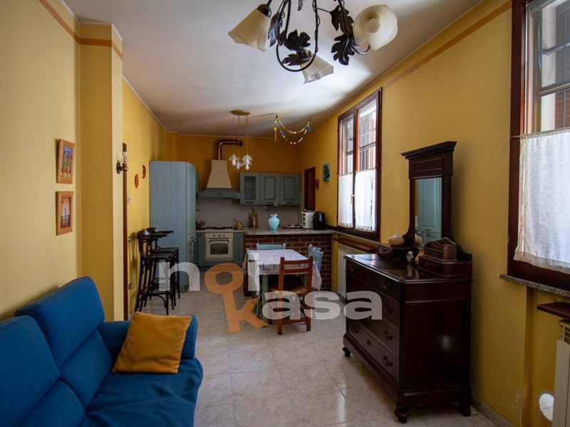 Trilocale in Vendita a Cuggiono, 140'000&euro;, 82 m²