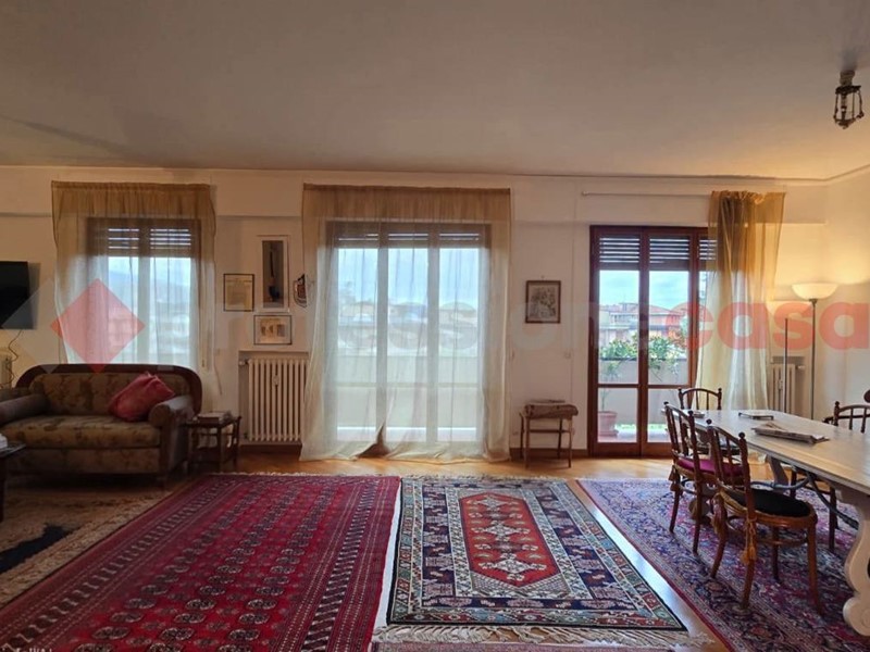 Quadrilocale in Vendita a Arezzo, 490'000&euro;, 155 m², con Box