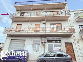Appartamento in Vendita a Torrenova, 70'000&euro;, 140 m², arredato