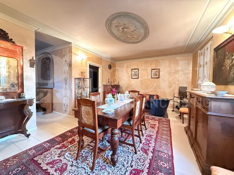 Trilocale in Vendita a Castrezzato, 255'000&euro;, 145 m², con Box