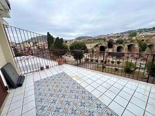 Attico in Vendita a Pozzuoli, 398'000&euro;, 140 m²