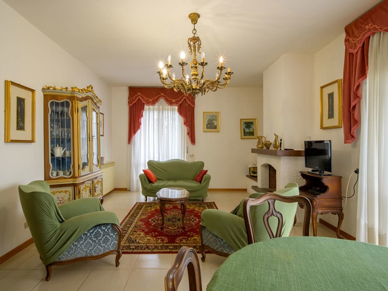 Quadrilocale in Vendita a Gubbio, 125'000&euro;, 120 m², con Box