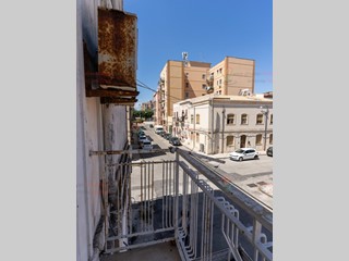 Bilocale in Vendita a Siracusa, zona Borgata Riviera Stazione, 69'000&euro;, 72 m², arredato
