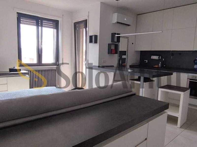Monolocale in Affitto a Montano Lucino, zona Lucino, 750&euro;, 36 m², arredato