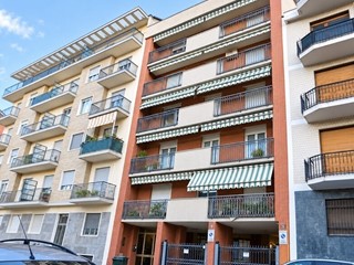 Appartamento in Vendita a Torino, 230'550&euro;, 131 m², con Box
