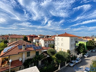 Bilocale in Vendita a Rimini, zona Padulli, 215'000&euro;, 72 m², arredato, con Box