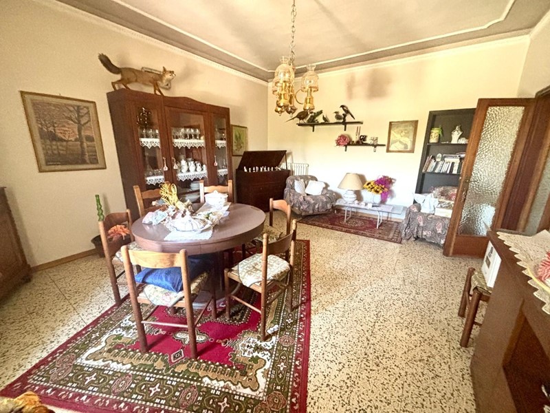 Appartamento in Vendita a Peccioli, 200'000&euro;, 247 m², con Box