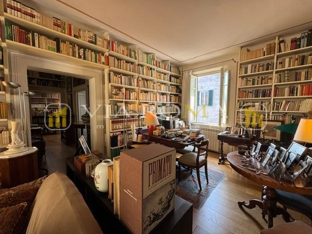 Appartamento in Vendita a Lucca, 450'000&euro;, 120 m², arredato