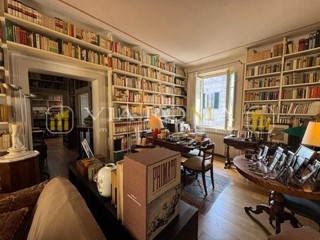Appartamento in Vendita a Lucca, 450'000&euro;, 120 m², arredato