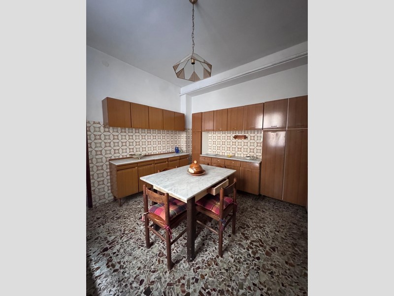 Appartamento in Vendita a Massa, 195'000&euro;, 130 m²