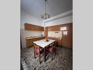 Appartamento in Vendita a Massa, 195'000&euro;, 130 m²