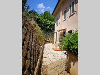 Bilocale in Vendita a Collesalvetti, zona Parrana San Martino, 95'000&euro;, 50 m², arredato, con Box