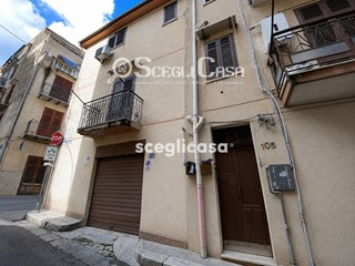 Trilocale in Vendita a Carini, 39'000&euro;, 79 m²