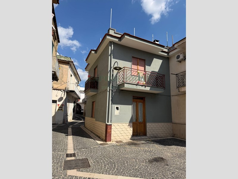 Trilocale in Vendita a Sperone, 55'000&euro;, 86 m²
