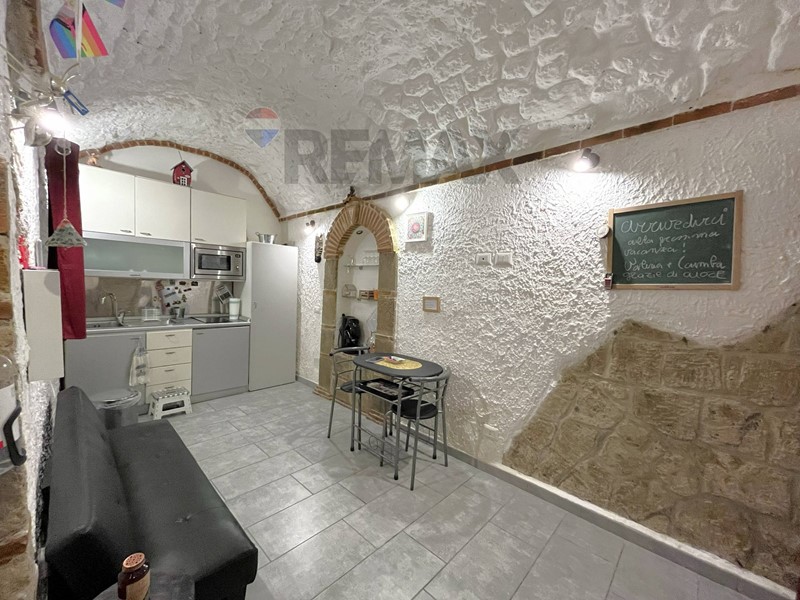 Bilocale in Vendita a Napoli, 108'000&euro;, 35 m²