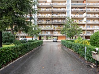 Quadrilocale in Vendita a Roma, 429'000&euro;, 141 m²