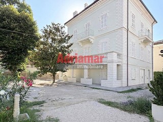 Quadrilocale in Vendita a Pesaro, 1'200'000&euro;, 190 m²